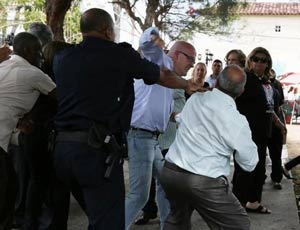 La guayaba de cartón: Cubanos protestan por jabón con olor a almendra