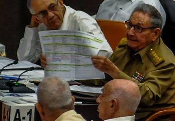 Zafarrancho constitucional en Cuba: 9 nuevos ministros y “aspiración comunista” a remolque