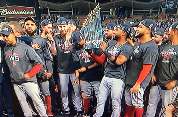 Demasiado Boston: Red Sox campeones de la Serie Mundial 2018 Demasiado Boston: Red Sox campeones de la Serie Mundial 2018