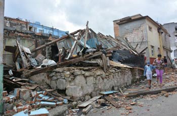 Ultimas cifras de la destrucción habanera: 6 muertos, 195 heridos y 3,513 viviendas afectadas