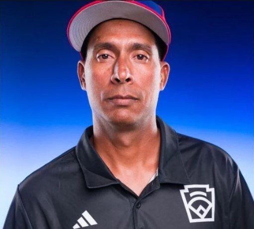 Entrenador cubano del equipo de Pequeñas Ligas se queda en EE.UU