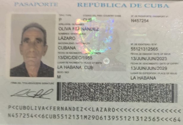 Pasaporte del cubano de más edad entre los reclutados.