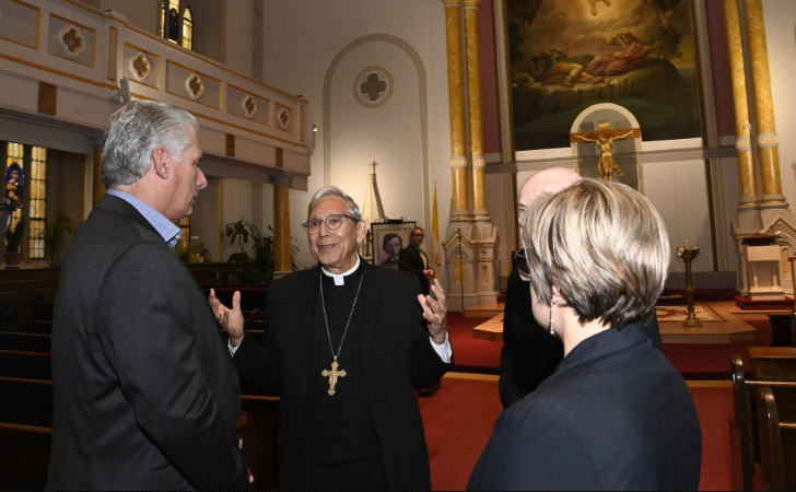 ¿Por qué Díaz-Canel interrumpió su visita a la Iglesia de la Transfiguración en Nueva York?