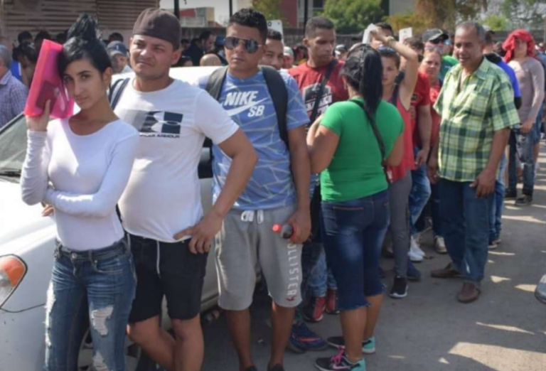 Más de 208 mil cubanos entraron por frontera a EE.UU en año fiscal 2024