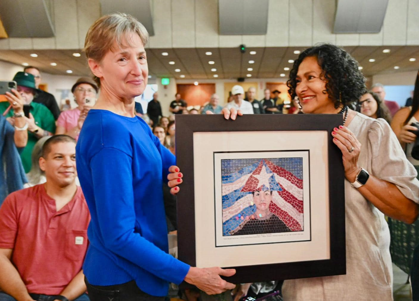 Exespía Ana Belén Montes es presentada como la “Reina de Latinoamérica” en homenaje en Puerto Rico