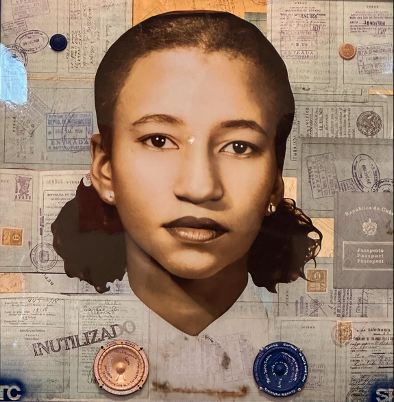 Reconocido artista estadounidense crea obra inspirada en pasaporte cubano de Celia Cruz