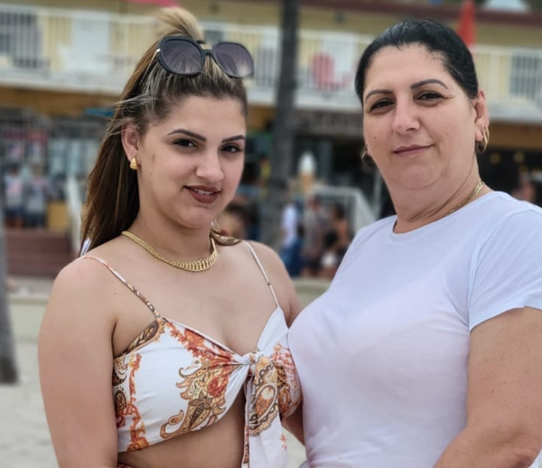 Tragedia cubana en Miami: Asesinato a tiros de madre e hija en su apartamento