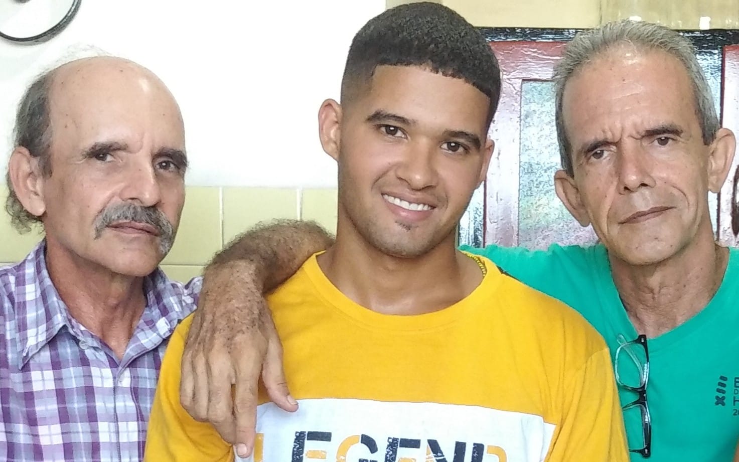Impunidad policial contra la familia cubana: La infamia redundante