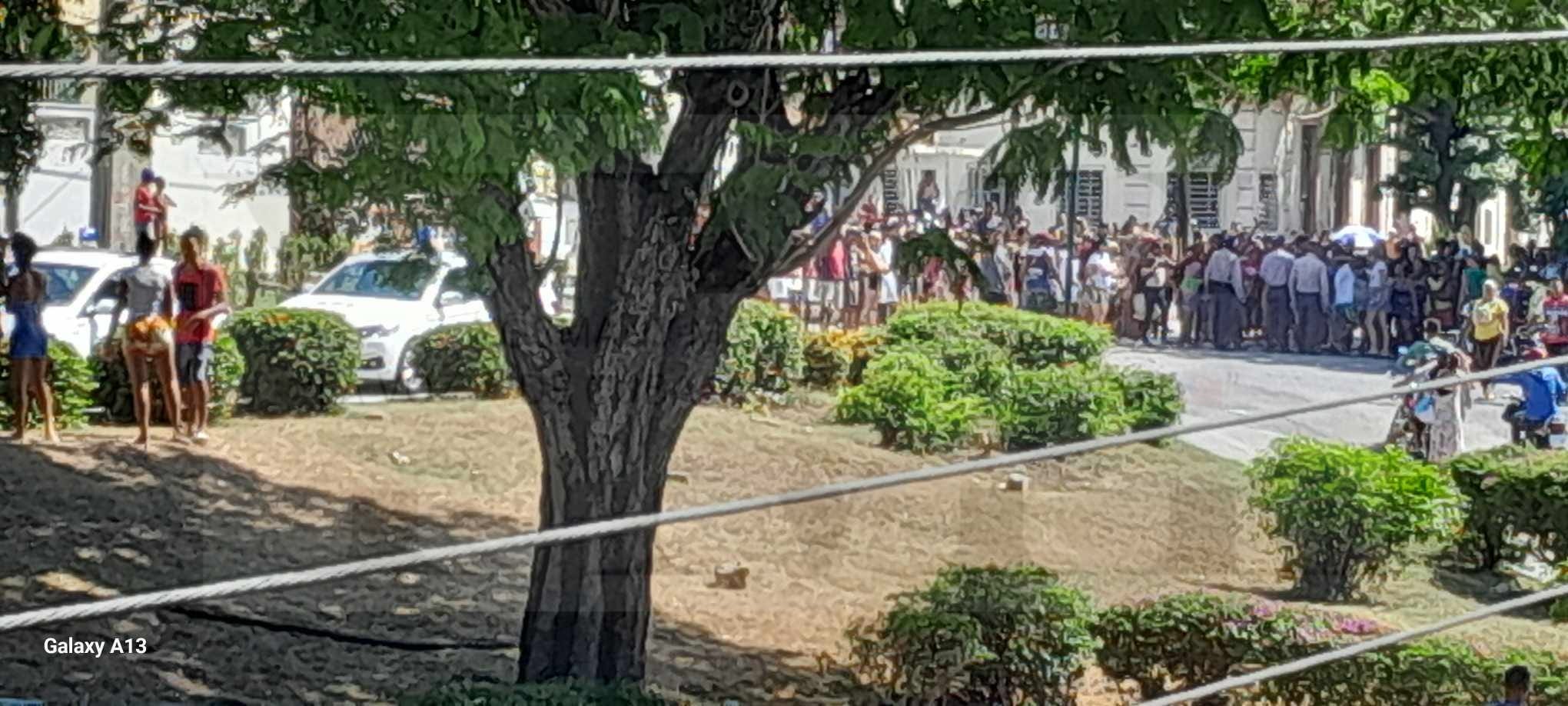 Masivas protestas en las calles de Santiago de Cuba