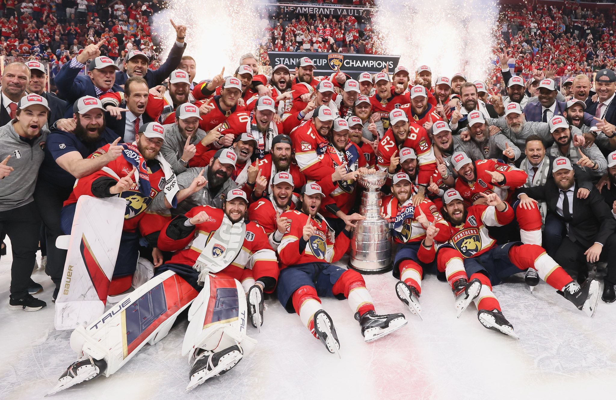 Los Panthers de Florida ganan la Copa Staley y hacen historia en el hockey Los Panthers de Florida ganan la Copa Staley y hacen historia en el hockey