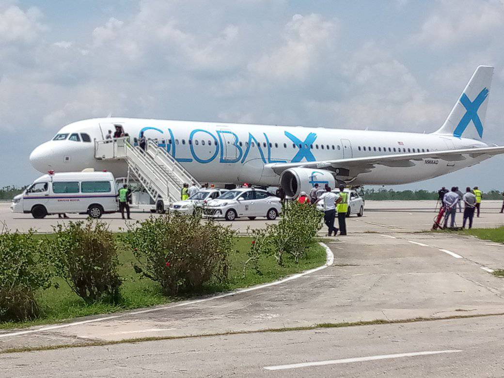 Vuelo de deportación a La Habana con cifra récord: 130 cubanos devueltos Vuelo de deportación a La Habana con cifra récord: 130 cubanos devueltos