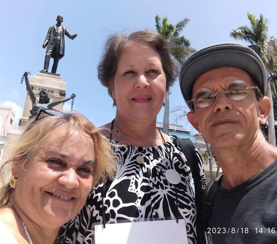 El relajo con orden: Apostillas al juicio anunciado contra las profesoras Alina López y Jenny Pantoja El relajo con orden: Apostillas al juicio anunciado contra las profesoras Alina López y Jenny Pantoja