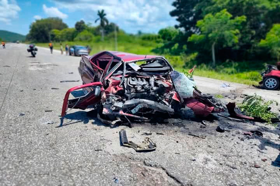 Tragedia en la carretera: Cinco muertos en accidente en Autopista Nacional de Cuba Tragedia en la carretera: Cinco muertos en accidente en Autopista Nacional de Cuba